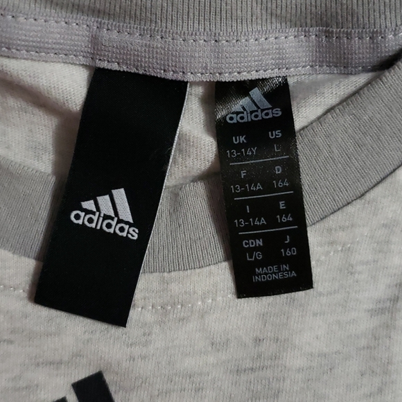 Adidas Tee. Size XS - Picture 3 of 4